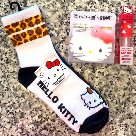 Hello Kitty Mattifying Blotting Paper + Reusable Mirror Compact Limited Edition - Picture 14 of 14